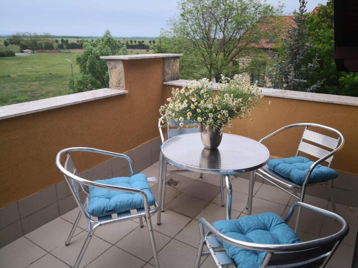 Kamilla Apartman Villapark Bük Extérieur photo